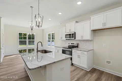 Kitchen - 213 Yardley Dr, Smithfield, NC 27577 photo 3 of 6