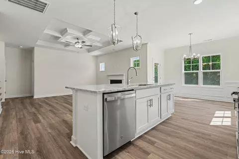 Kitchen - 213 Yardley Dr, Smithfield, NC 27577 photo 4 of 6