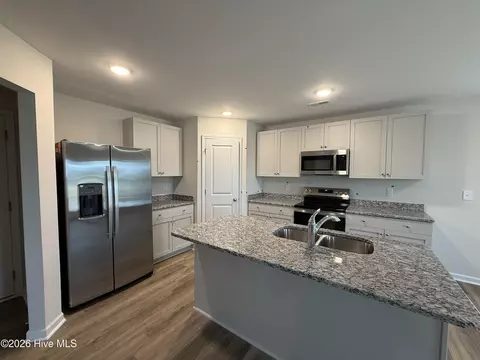 41 Baxley Dr, Dunn, NC 28334 photo 6