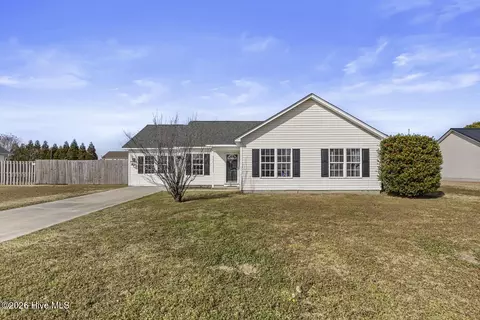 107 Airleigh Pl, Richlands, NC 28574