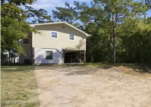 114 NW 21st St, Oak Island, NC 28465