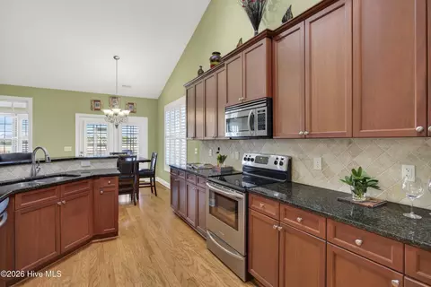 Kitchen - 397 Highlands Dr, Hampstead, NC 28443 photo 4 of 5