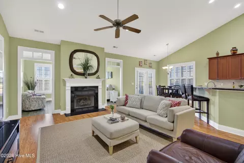 Living - 397 Highlands Dr, Hampstead, NC 28443 photo 2 of 4