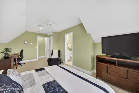 Bedroom - 397 Highlands Dr, Hampstead, NC 28443 photo 10 of 10