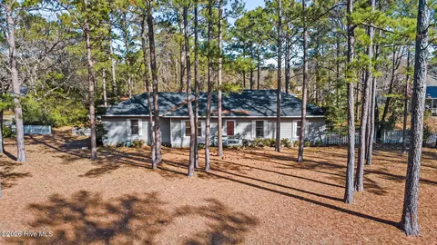 52 Lakeshore Dr, Arapahoe, NC 28510