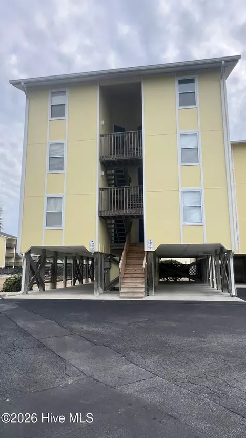918 N New River Dr #237, Surf City, NC 28445