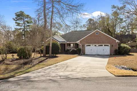 806 Broadmoor Ct, Morehead City, NC 28557