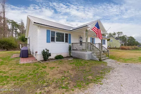 527 Marshallberg Rd, Smyrna, NC 28579