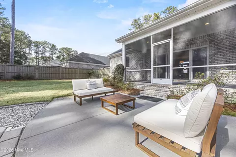 Exterior - 376 Crown Pointe Dr, Hampstead, NC 28443 photo 12 of 16