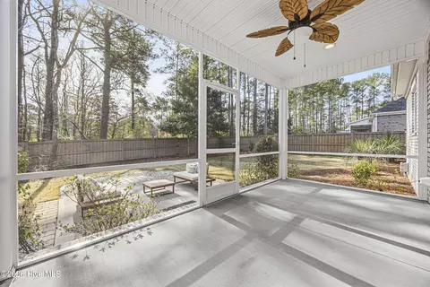 Exterior - 376 Crown Pointe Dr, Hampstead, NC 28443 photo 7 of 16