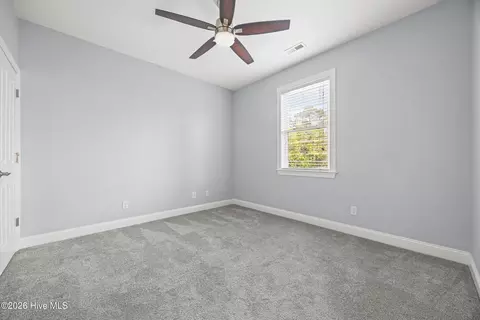 Bedroom - 376 Crown Pointe Dr, Hampstead, NC 28443 photo 6 of 8