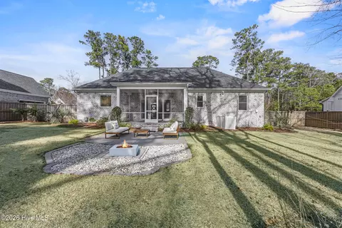 Exterior - 376 Crown Pointe Dr, Hampstead, NC 28443 photo 9 of 16