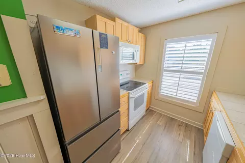 Kitchen - 212 W Kitty Hawk Rd, Kitty Hawk, NC 27949 photo 1 of 5