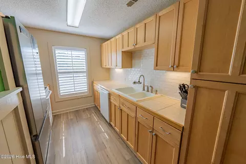 Kitchen - 212 W Kitty Hawk Rd, Kitty Hawk, NC 27949 photo 5 of 5