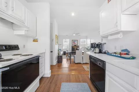 Kitchen - 303 E King St, Edenton, NC 27932 photo 3 of 4