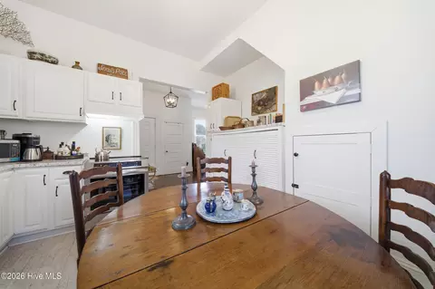 Dining - 303 E King St, Edenton, NC 27932 photo 2 of 6