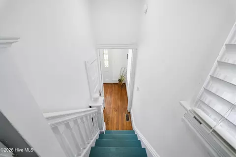 Entry Way - 303 E King St, Edenton, NC 27932 photo 9 of 10