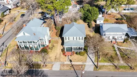 View/Area - 303 E King St, Edenton, NC 27932 photo 2 of 3