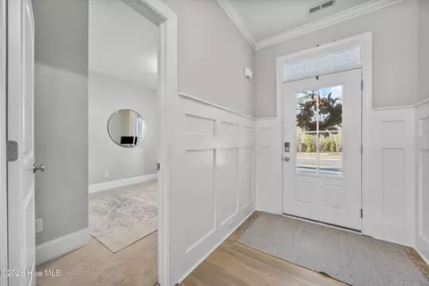 Entry Way - 53 Arden Dr, Hampstead, NC 28443 photo 2 of 8