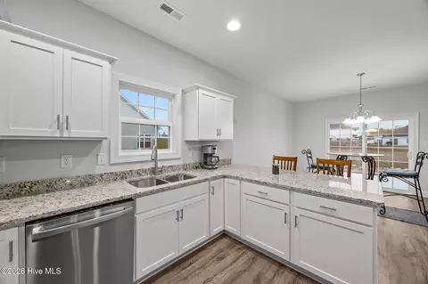 Kitchen - 3002 Sharpnose St, New Bern, NC 28562 photo 4 of 4