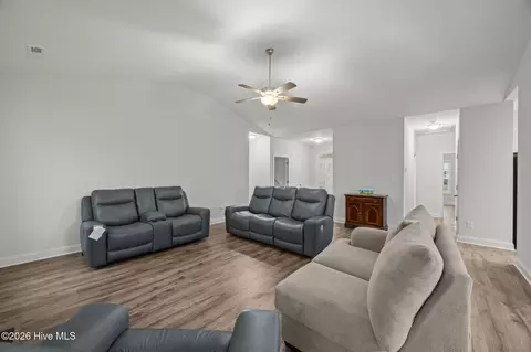Entry Way - 3002 Sharpnose St, New Bern, NC 28562 photo 2 of 3