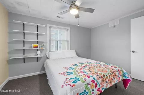 Bedroom - 404 Dobbs St, Atlantic Beach, NC 28512 photo 4 of 4