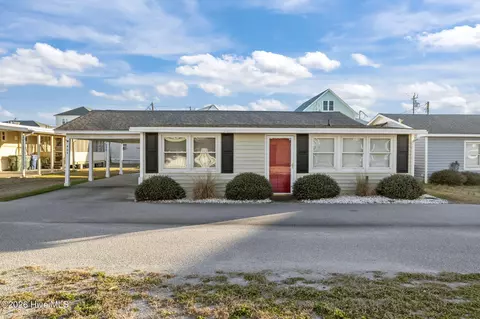 404 Dobbs St, Atlantic Beach, NC 28512