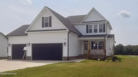 18 Charles Point Ln, Selma, NC 27576