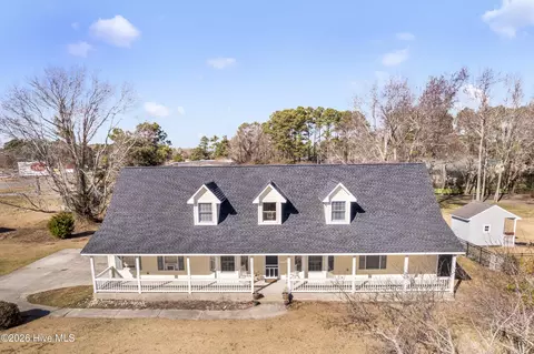 103 Trenor Ln, Powells Point, NC 27966