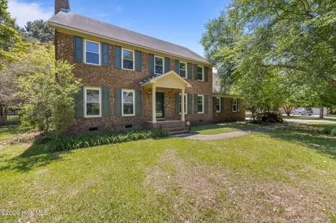 104 Squire Dr, Winterville, NC 28590