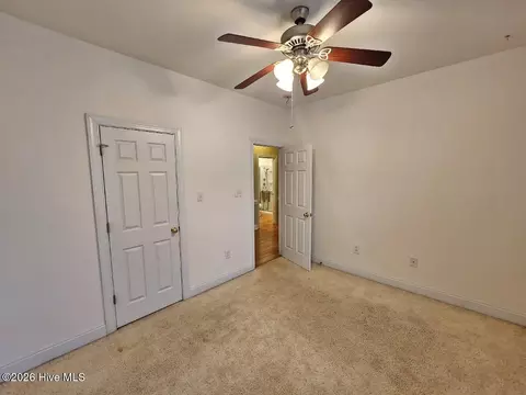 Bedroom - 7 Edgewater Dr, Smithfield, NC 27577 photo 6 of 9