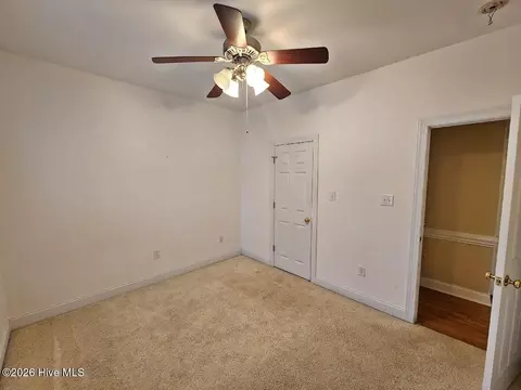 Bedroom - 7 Edgewater Dr, Smithfield, NC 27577 photo 5 of 9