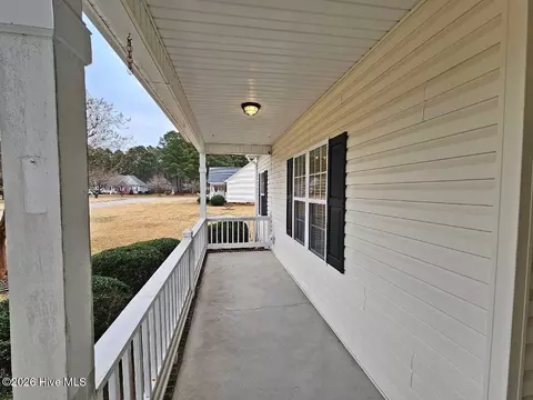 Exterior - 7 Edgewater Dr, Smithfield, NC 27577 photo 4 of 5