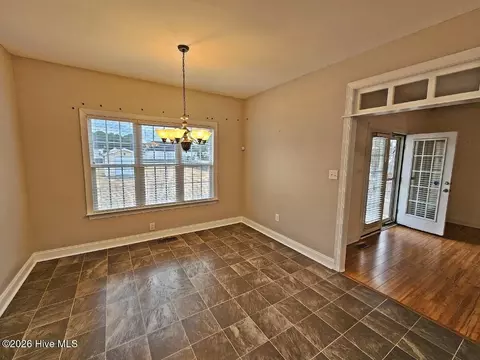Dining - 7 Edgewater Dr, Smithfield, NC 27577 photo 2 of 2