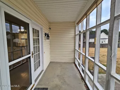 Exterior - 7 Edgewater Dr, Smithfield, NC 27577 photo 3 of 5