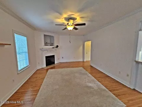 Living - 7 Edgewater Dr, Smithfield, NC 27577 photo 2 of 3