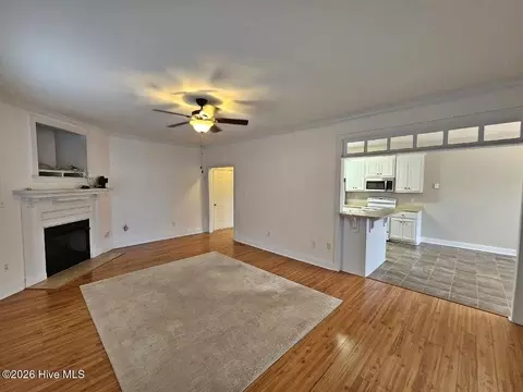 Living - 7 Edgewater Dr, Smithfield, NC 27577 photo 3 of 3