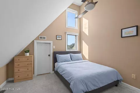 Bedroom - 214 Sandfiddler E, Emerald Isle, NC 28594 photo 5 of 5