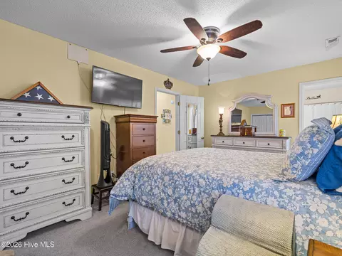 Bedroom - 327 Buckhead Rd, Hubert, NC 28539 photo 3 of 6