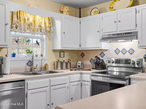 Kitchen - 327 Buckhead Rd, Hubert, NC 28539 photo 3 of 5