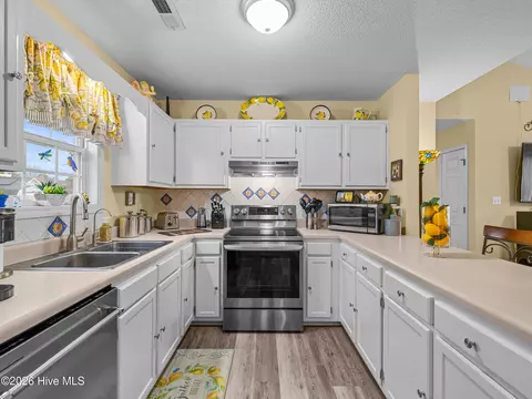 Kitchen - 327 Buckhead Rd, Hubert, NC 28539 photo 4 of 5