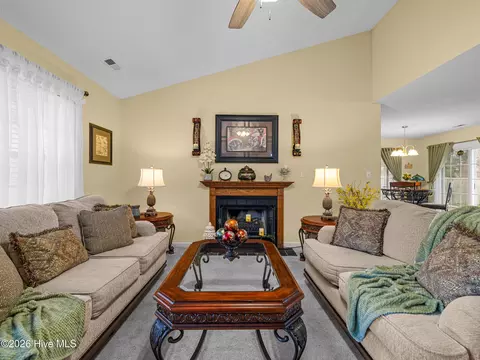 Living - 327 Buckhead Rd, Hubert, NC 28539 photo 2 of 3