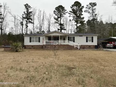 6265 Sam Potts Hwy, Hallsboro, NC 28442
