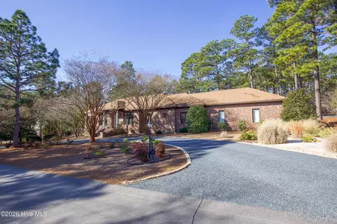 110 Woodenbridge Ln, Pinehurst, NC 28374 photo 2