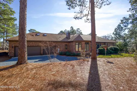 110 Woodenbridge Ln, Pinehurst, NC 28374 photo 3