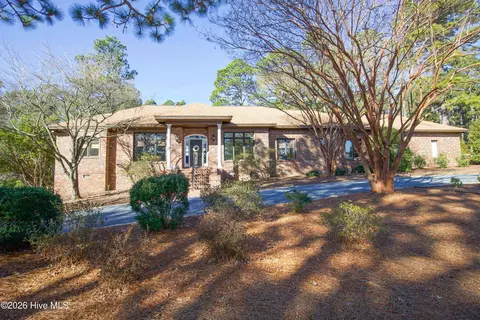 110 Woodenbridge Ln, Pinehurst, NC 28374