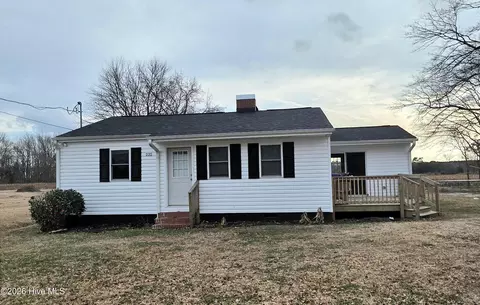 222 Snow Hill St, Ayden, NC 28513