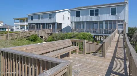 941 Ocean Blvd W, Holden Beach, NC 28462