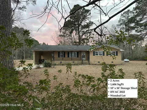 131 Pineway St NE, Whiteville, NC 28472