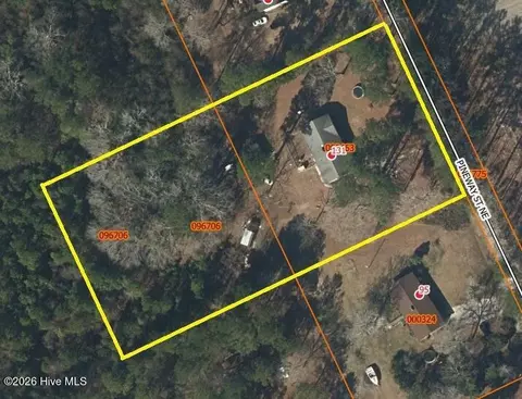 131 Pineway St NE, Whiteville, NC 28472